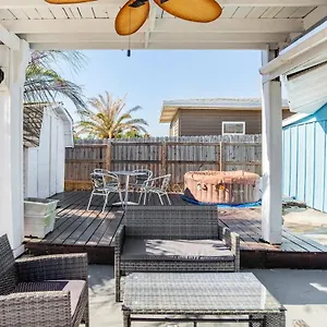Holiday home Peaceful Lydia Hide-o-way - Unwind Near Beach, Breakfast, & Go-karts!, Panama City Beach